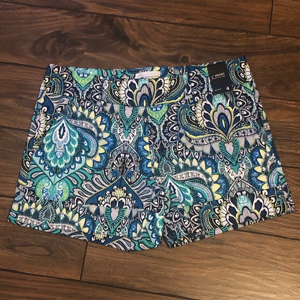 New York and Company 4" Shorts